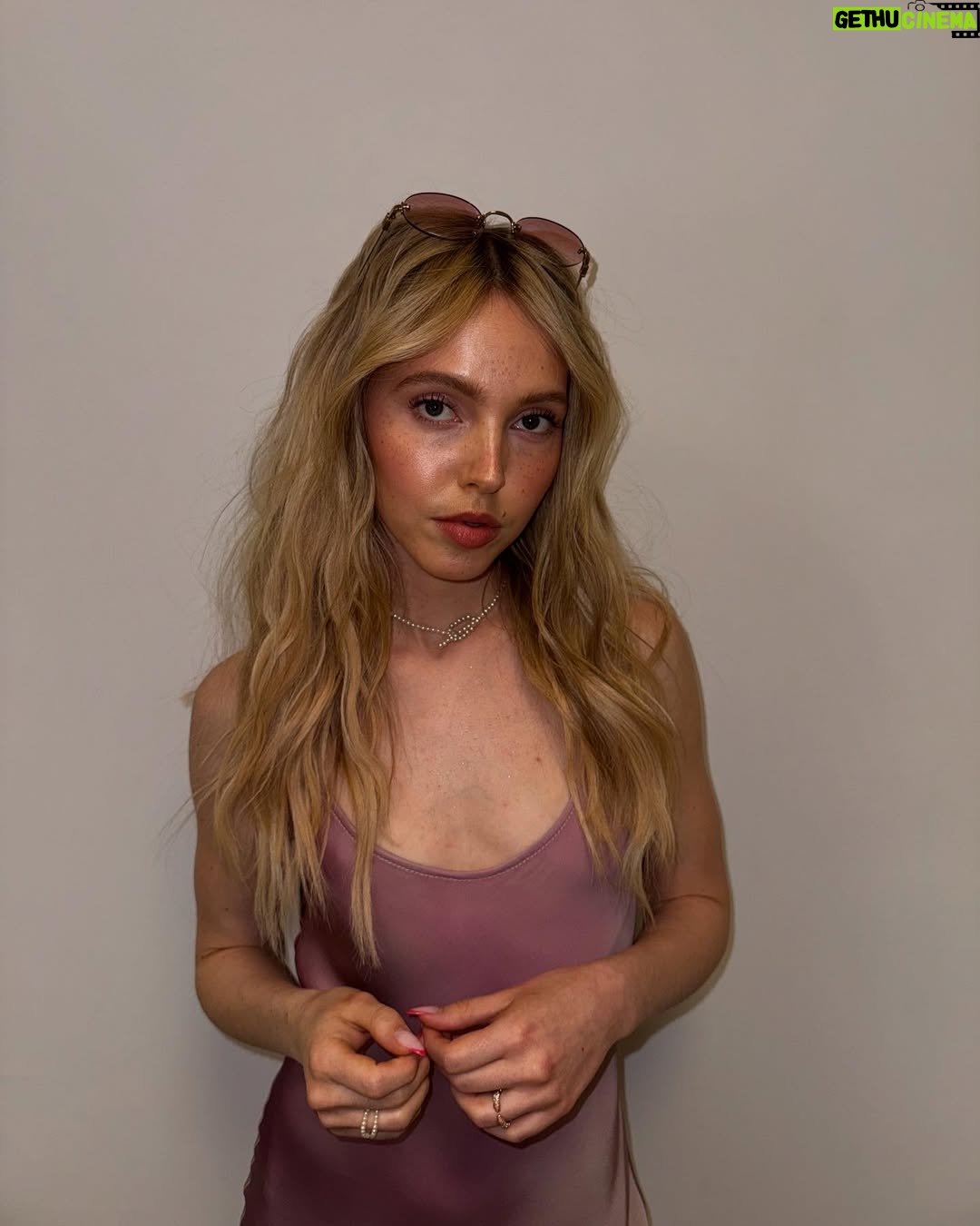 Lina Larissa Strahl - 5.3K Likes - & schon ist es Juli🩷🌸🎀🌺