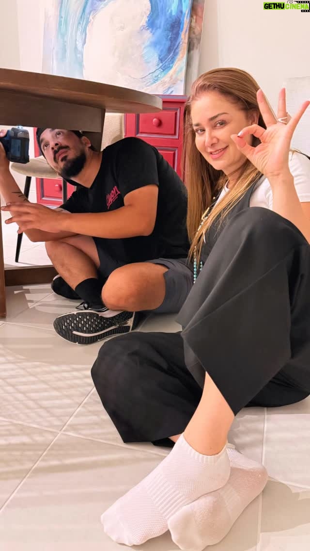 Linda Lucía Callejas - 527 Likes - Cuando decides mudarte, se entremezclan muchas emociones, por un lado, el aroma del cambio, genera felicidad, pero también un poco de incertidumbre. Empezar a empacar, a regalar a desechar, es un proceso de consciencia, de cuidado con el planeta, de responsabilidad, pero también es un momento para agradecer por tantas bendiciones, visualizar nuevos horizontes y sobre todo, un momento de fe y esperanza.
Por eso encontrar manos expertas que te hagan la vida más fácil, también es un regalo del cielo. Aquí te dejo una recomendación, manos expertas y una empresa llena de valor y respeto por tus pertenencias, por ti y por tu familia. @elyonmoving