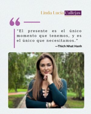 Linda Lucía Callejas Instagram - ✨ El presente no es un lugar al que llegas… es el único lugar en el que realmente vives.
Cuando tus pensamientos se quedan atrapados en lo que fue o en lo que podría ser, te pierdes lo único que está sucediendo: este instante. 🌅
El “aquí y ahora” no es solo una idea bonita, es una práctica diaria de atención y autenticidad.
👉 Respira, observa a tu alrededor y pregúntate:
¿Qué estás eligiendo vivir en este momento?
#ComunicaciónEfectiva #ComunicaciónAsertiva #EscuchaActiva #ConexiónHumana #InteligenciaEmocional #HabilidadesBlandas #RelacionesSanas #LindaCallejas #AquíYAhora #Autenticidad
