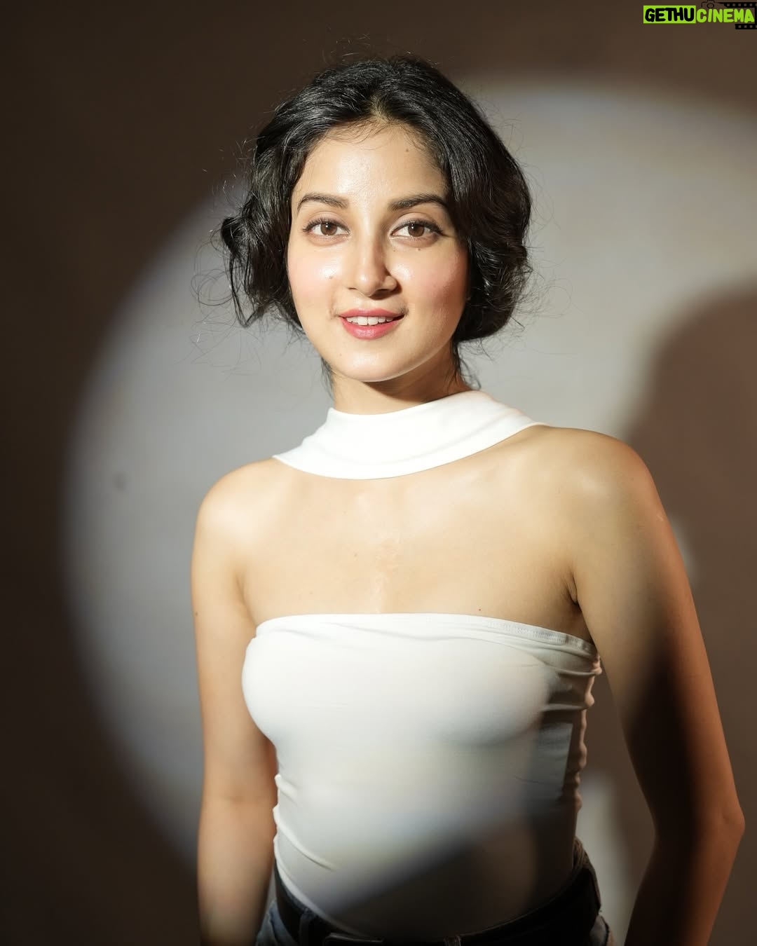 Lisa Prerna - 9K Likes - 
