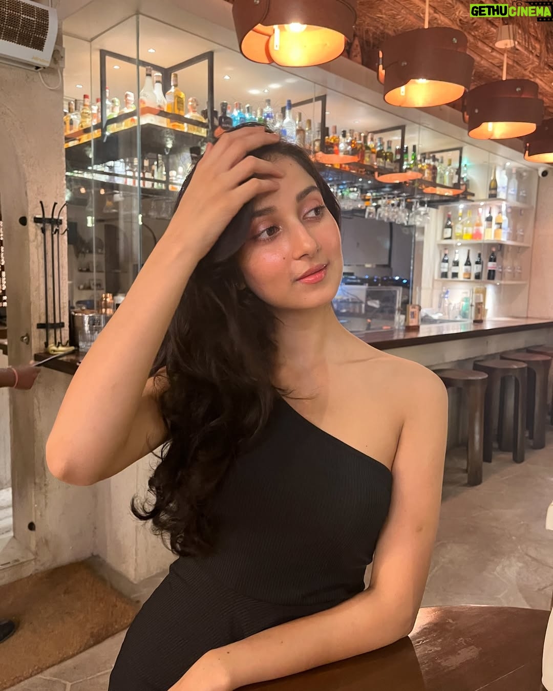 Lisa Prerna - 6.7K Likes - hint : very
🍓