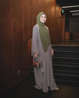 Lisa Surihani Instagram - OOTD la ye alang2 pakai apa yang dia pilih.
@galeriariani
@arianiRTW Premium (available in House of Ariani boutique)
@halisa_said
@echolaliapictures