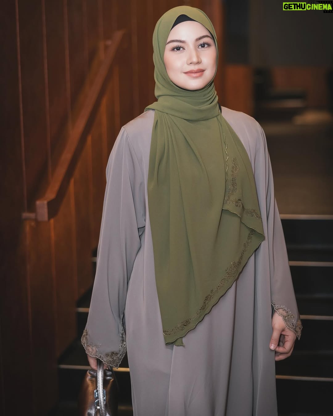 Lisa Surihani - 13.4K Likes - OOTD la ye alang2 pakai apa yang dia pilih. 

@galeriariani 
@arianiRTW Premium (available in House of Ariani boutique) 
@halisa_said 
@echolaliapictures