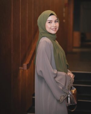 Lisa Surihani Instagram - OOTD la ye alang2 pakai apa yang dia pilih.
@galeriariani
@arianiRTW Premium (available in House of Ariani boutique)
@halisa_said
@echolaliapictures