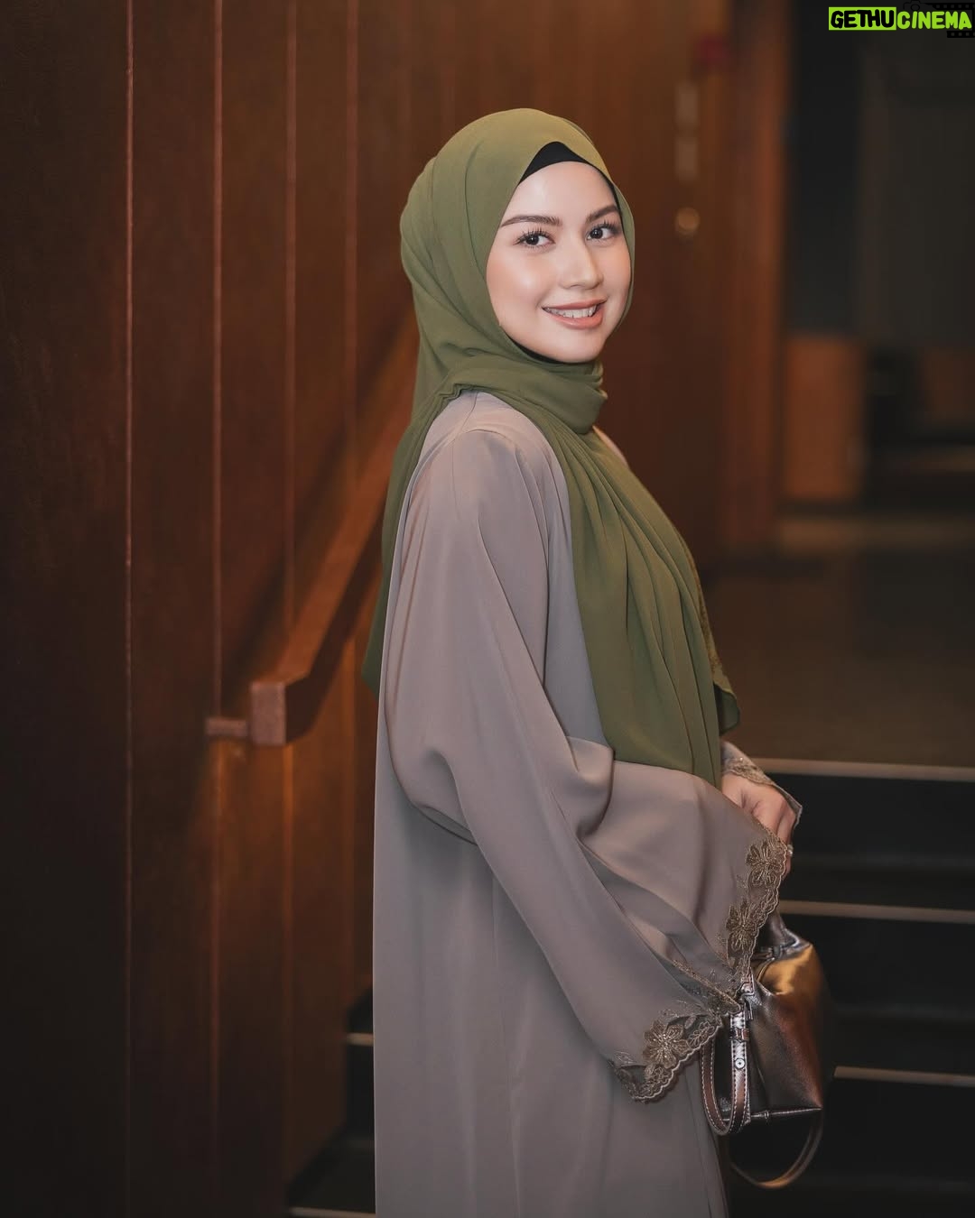 Lisa Surihani - 13.4K Likes - OOTD la ye alang2 pakai apa yang dia pilih. 

@galeriariani 
@arianiRTW Premium (available in House of Ariani boutique) 
@halisa_said 
@echolaliapictures