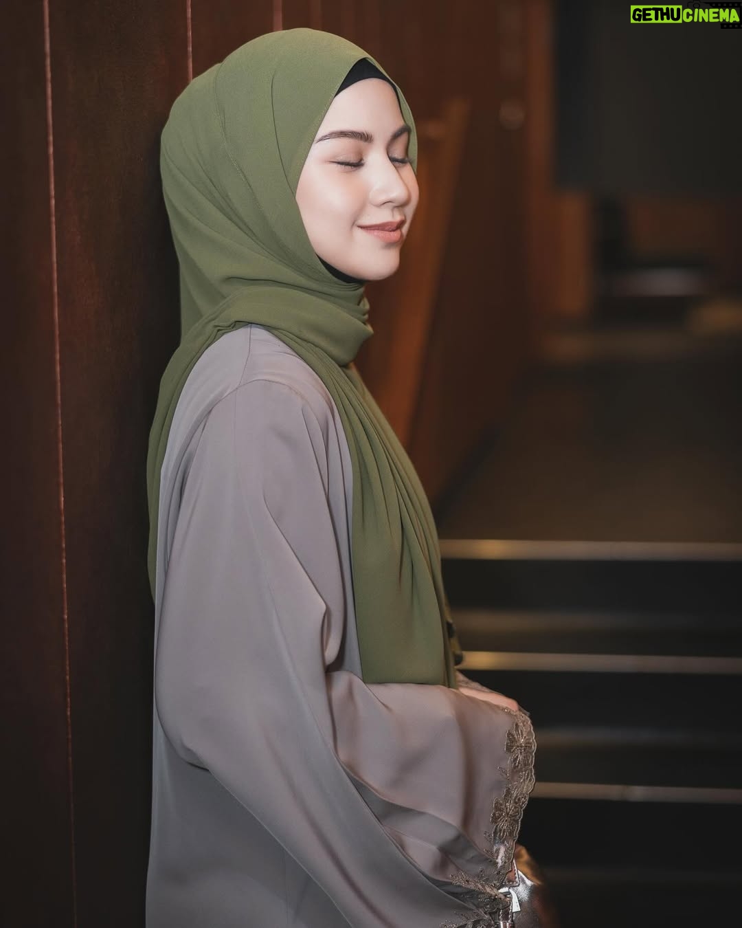 Lisa Surihani - 13.4K Likes - OOTD la ye alang2 pakai apa yang dia pilih. 

@galeriariani 
@arianiRTW Premium (available in House of Ariani boutique) 
@halisa_said 
@echolaliapictures
