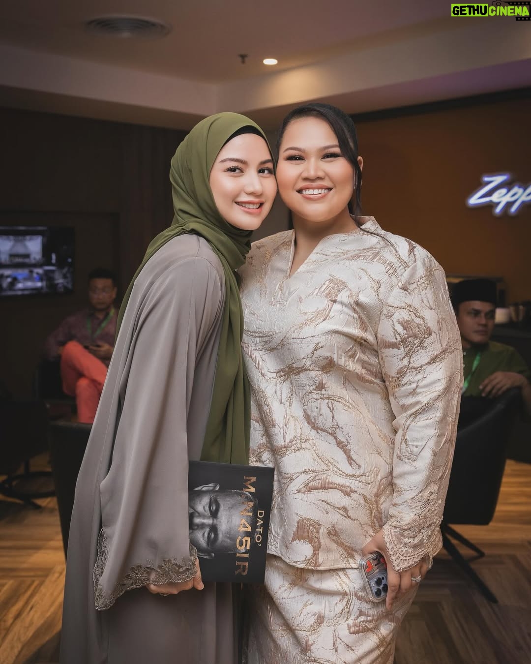 Lisa Surihani - 51.9K Likes - Jazakallahu khayran khatira @imantang75 @iconentertainmentmy for the invitation to watch the sifu Dato’ M.Nasir for the M. N46IR Cipta Raya concert.