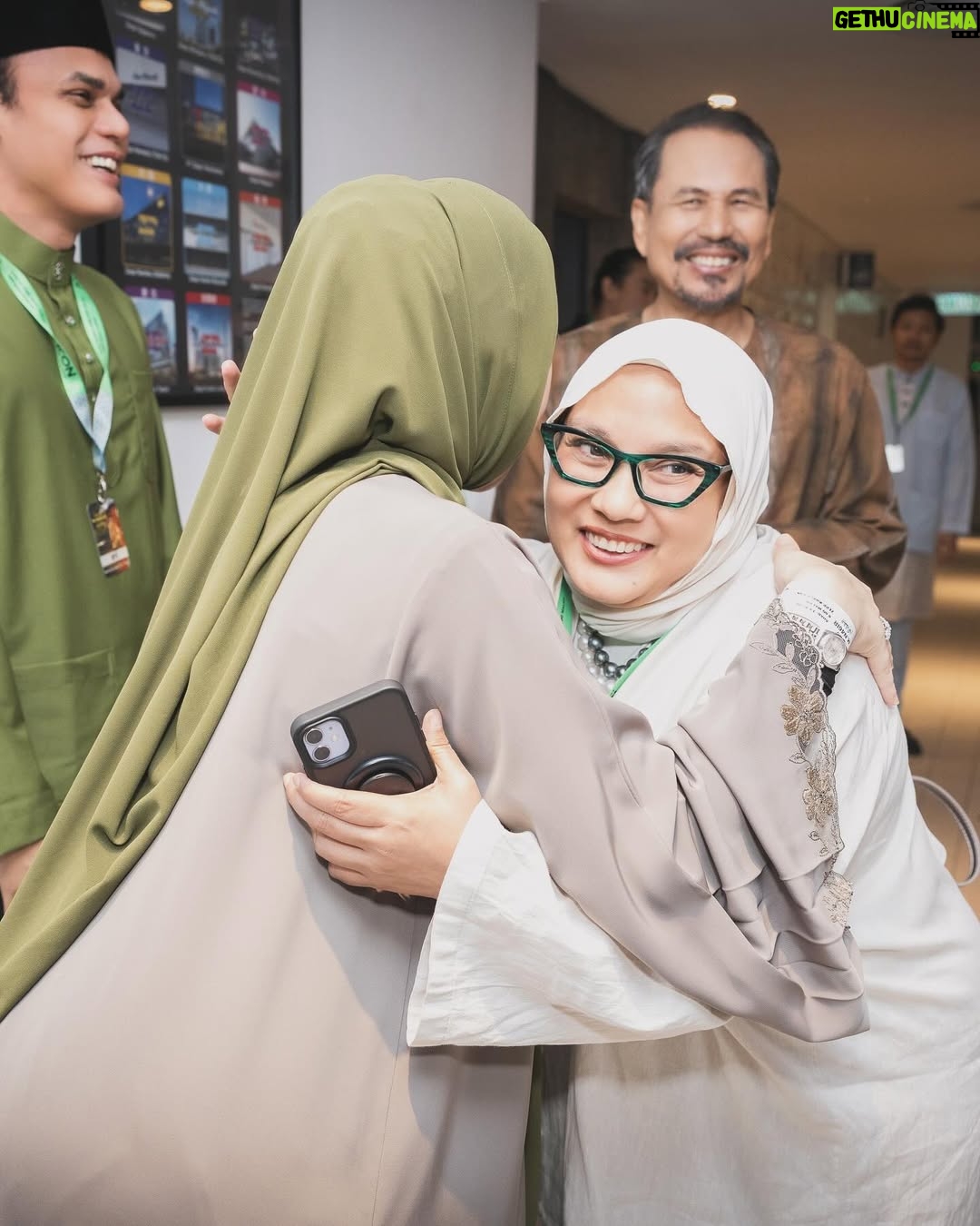 Lisa Surihani - 51.9K Likes - Jazakallahu khayran khatira @imantang75 @iconentertainmentmy for the invitation to watch the sifu Dato’ M.Nasir for the M. N46IR Cipta Raya concert.