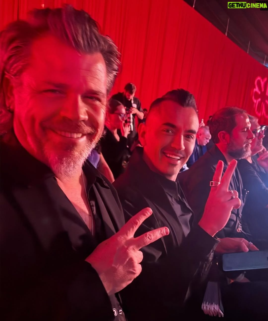 Litzy - 46.1K Likes - Una noche inolvidable @guiamichelinmx @michelinguide Orgullosa de ti, de tus logros, del Chef impecable que eres, peros sobre todo del alma que tienes! TE AMO @donponchocadena Gracias por hacerme parte de tus éxitos. 🙌🏼✨💛

Felicidades por @carboncabronmx por segundo año consecutivo en la Guía Michelin 🙌🏼🫡