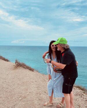 Litzy Instagram - • East Cape •

Gran fin de semana de amigos y diversión.