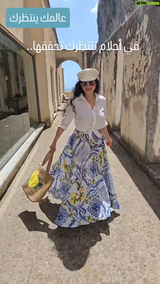 Lojain Omran - 3 Likes - ..
🥰❤️في أحلام تنتظرك تحققها ..
و في فرص تنتظرك تقتنصها ..
و في أبواب كثيرة تنتظرك تفتحها ..
توكل على رب العالمين و لا تيأس و لا تستسلم و لا تضعف 
لإن رحمته أكبر من أي حزن و أوسع من العالم كله .