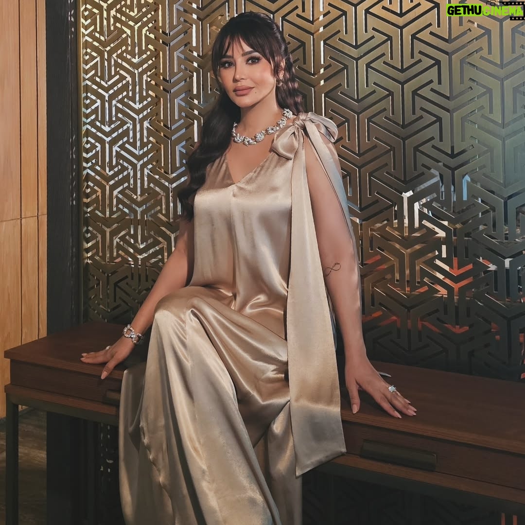 Lojain Omran - 3 Likes - ..
ALWAYS

BELIEVE

SOMETHING

WONDERFUL

IS ABOUT

TO HAPPEN ✨️🙏
..