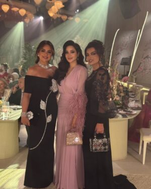 Lojain Omran Instagram - ..
ألف مبرووووك للأخ و الصديق العزيز زايد البداد زواج أبنته هبه 
الله يتمم لها و لعريسها سيف على خير و بركة و يسعدهم العمر كله و يجعل ديار البداد دوم عامرة بالأفراح و المسرات 
@zayedalbaddad
..

 شكرا للمبدع إياد على أجمل القطات تسلم إيدك @reelat_by_eyad

..
Jewelry :- @tiffanyandco
Hairstyles :- @rojeh_yousef
..
..
#أفراح #الأردن #البداد #لجين_عمران  #lojain_omran