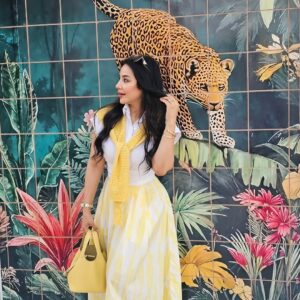 Lojain Omran Instagram - ..
Don't stress....
Just wear a yellow dress 🍋🌼🌻🏵🌟✨️💛😊