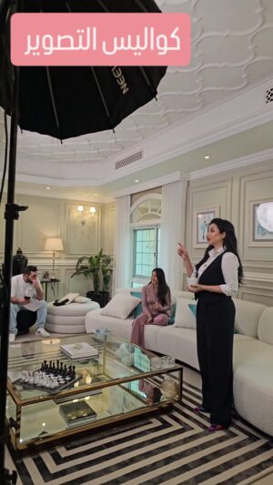 Lojain Omran Instagram - ..
..
حبيت آخذكم معانا في جو الكواليس و الوضع خلف الكاميرا 😊🎬📽
..
#تصوير #لجين_عمران #أسيل_عمران #lojain_omran #aseel_omran #coffee #coffeelover