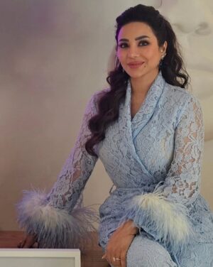 Lojain Omran Instagram - ..
..
💙thankful.

🩵grateful.

🤍blessed.
..
..
#لجين_عمران  #lojain_omran