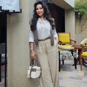 Lojain Omran Instagram - ..
..
Find the Magic of living in the everyday🤍💫💫💫
..
#لجين_عمران #lojain_omran