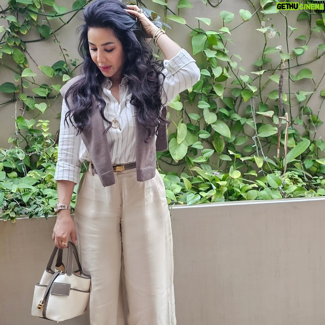 Lojain Omran - 3 Likes - ..
..
Find the Magic of living in the everyday🤍💫💫💫
..
#لجين_عمران #lojain_omran