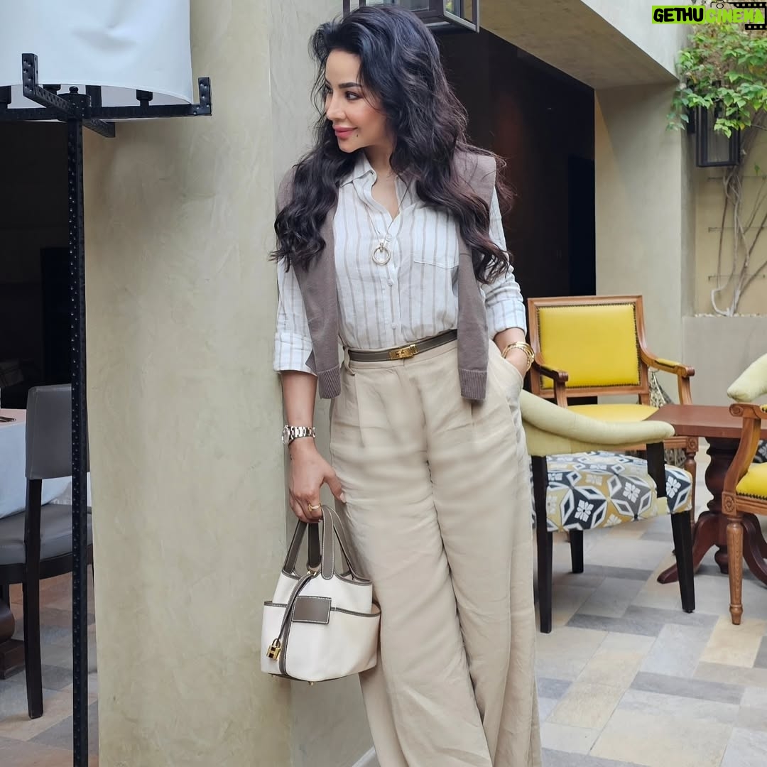 Lojain Omran - 3 Likes - ..
..
Find the Magic of living in the everyday🤍💫💫💫
..
#لجين_عمران #lojain_omran