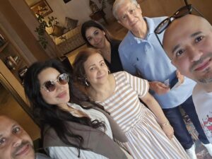 Lojain Omran Instagram - ..
..
الله لا يحرمني أحلى عيلة ❤️🥰
..
و حبيب عمته بسمالله عليه 🥹❤️ كبر و كبر حبه بداخلي🙏
..