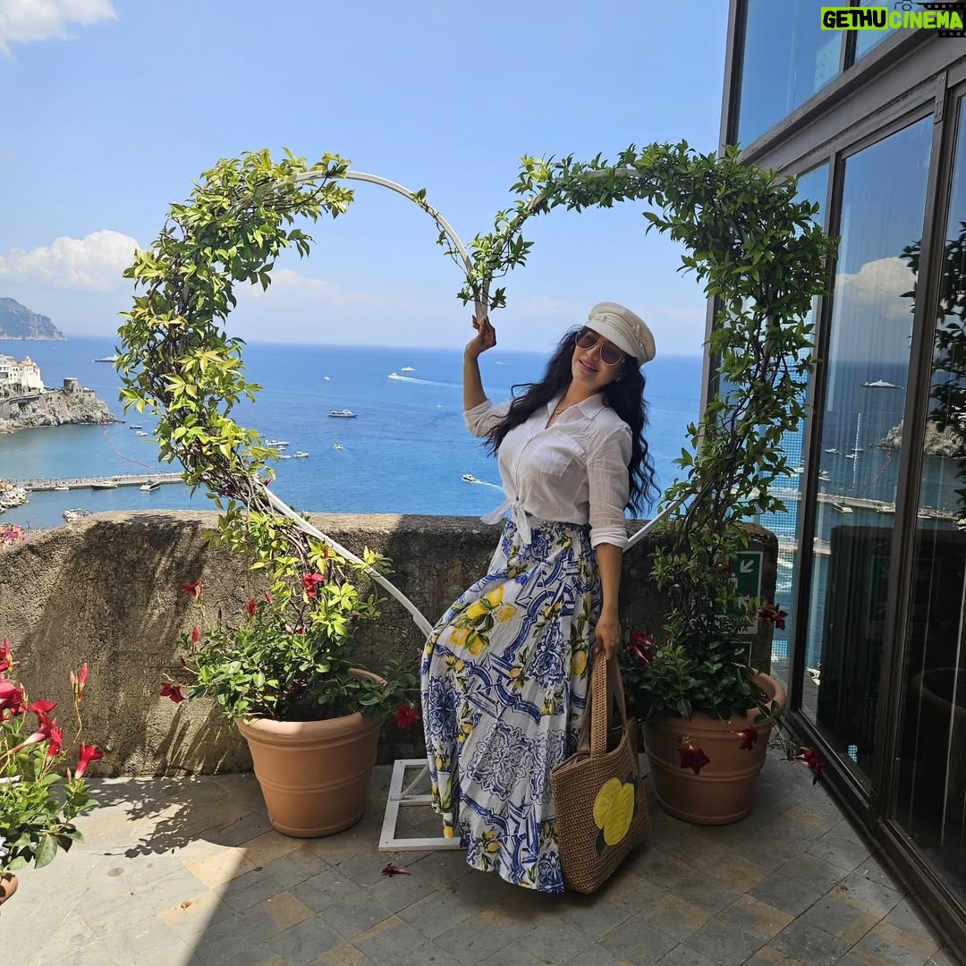 Lojain Omran - 3 Likes - ..
..
يضيع جمال الحياة عندما تنظر بعينيك فقط.

and the beauty of life is lost when you only look with your eyes