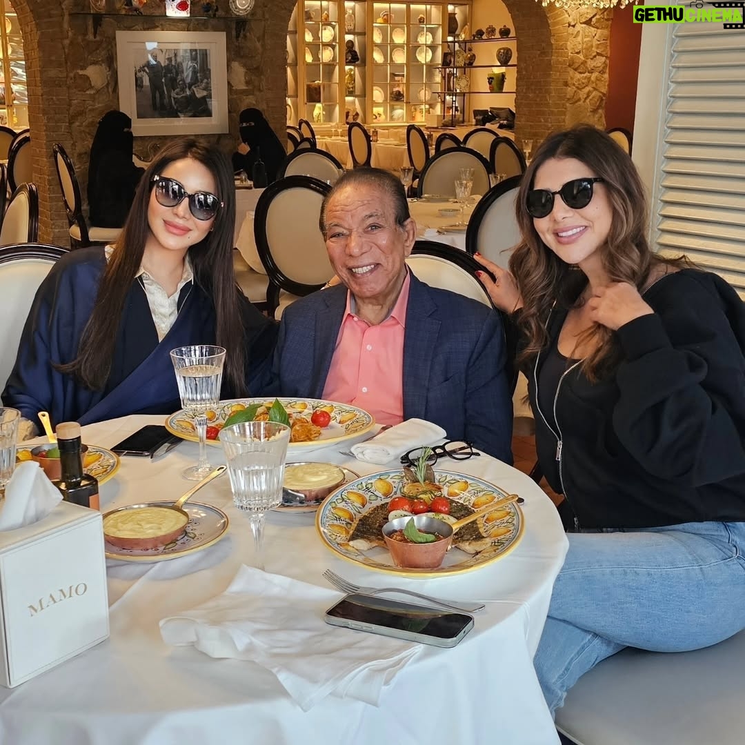 Lojain Omran - 3 Likes - ..
..
الرياض تجمعنا مع أستاذي الفاضل و صديقي اللي أعتز بصداقته منذ ما يقارب 20 سنة الكاتب و الإعلامي و المفكر الدكتور نجم عبدالكريم
الحديث معاه عبارة عن إستثمار للوقت و العقل و الفكر
ربي يحفظه و يزيده و يطول بعمره🙏🥰🌹