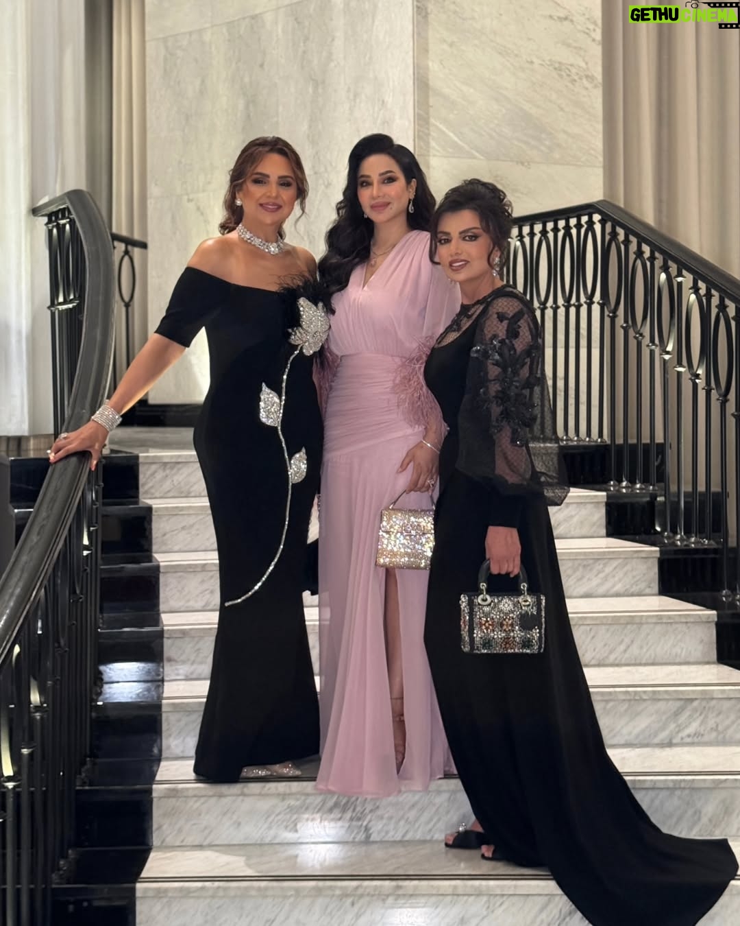 Lojain Omran - 3 Likes - ..
ألف مبرووووك للأخ و الصديق العزيز زايد البداد زواج أبنته هبه 
الله يتمم لها و لعريسها سيف على خير و بركة و يسعدهم العمر كله و يجعل ديار البداد دوم عامرة بالأفراح و المسرات 
@zayedalbaddad
..

 شكرا للمبدع إياد على أجمل القطات تسلم إيدك @reelat_by_eyad

..
Jewelry :- @tiffanyandco
Hairstyles :- @rojeh_yousef
..
..
#أفراح #الأردن #البداد #لجين_عمران  #lojain_omran