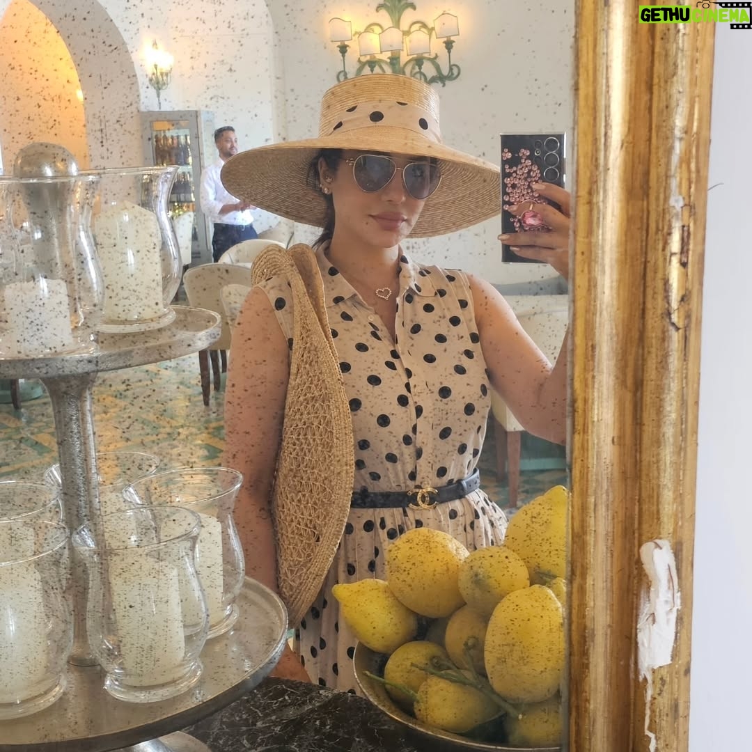 Lojain Omran - 3 Likes - ..
..
endlessly blessed, forever grateful 💫🤍🙏🇮🇹
..
#amalficoast #positano #vacation #summer #لجين_عمران #lojain_omran #الصيف