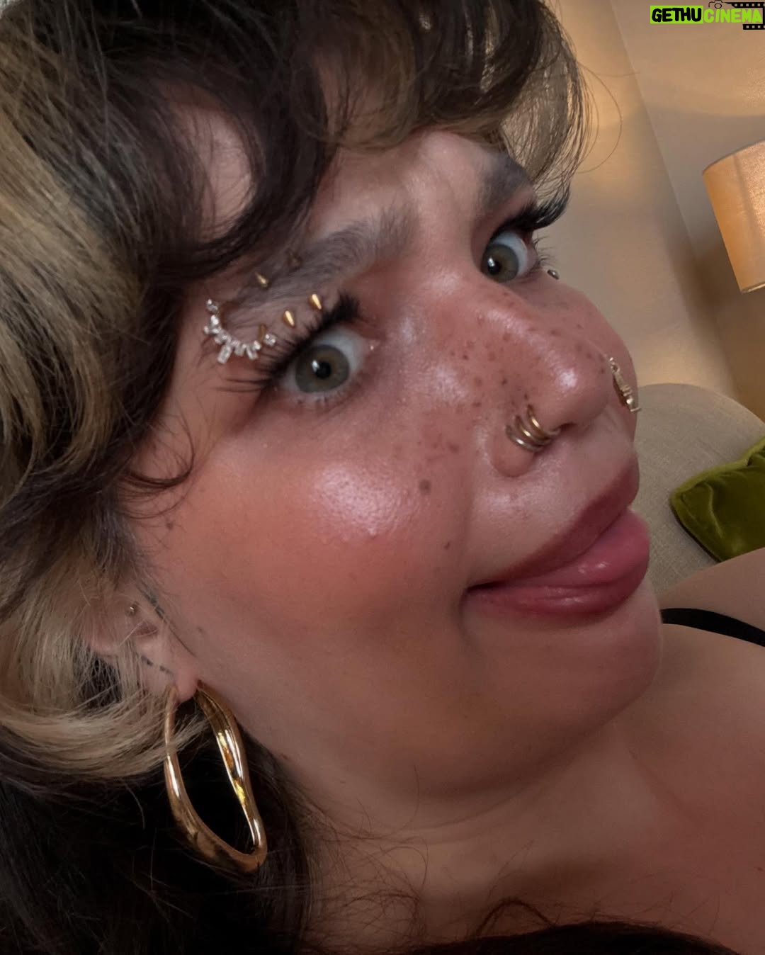 Lola Young - 213.5K Likes - life is so insane for me right now, i can’t really believe it, and it feels surreal, sometimes weird but usually just really f**king surreal

dreams can come true, they really can.

I have so much to say , but to be honest there’s almost too much, so here’s a dump of whats been happening in my week. 

I love you all