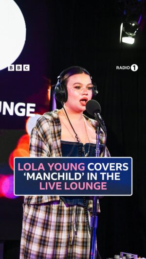 Lola Young Instagram - @lolayounggg covers @sabrinacarpenter’s ‘manchild’ in the #livelounge ✨