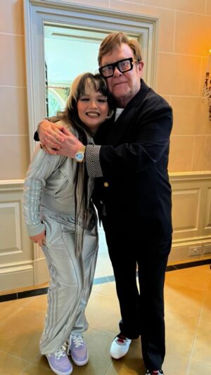 Lola Young Instagram - So.. since D£aler isn’t no.1 yet, @eltonjohn had to give me his house (as promised)
I’m sure this is the last time he’ll make a bet…
Thanks @eltonjohn , love ya x