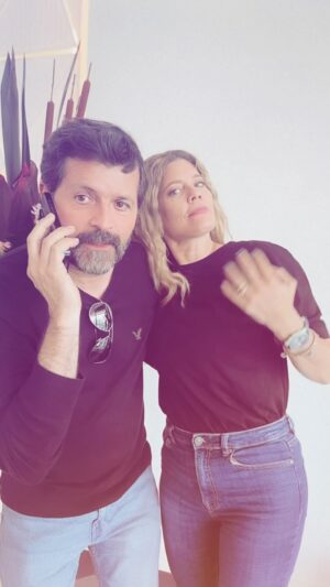 Lorna Cepeda Instagram - 1.999 / 2.024  todos los años del mundo, Dios bendiga a los amigos! Que la cámara es de @actriznatalia (ya me reclamó que porque no la puse en los créditos)