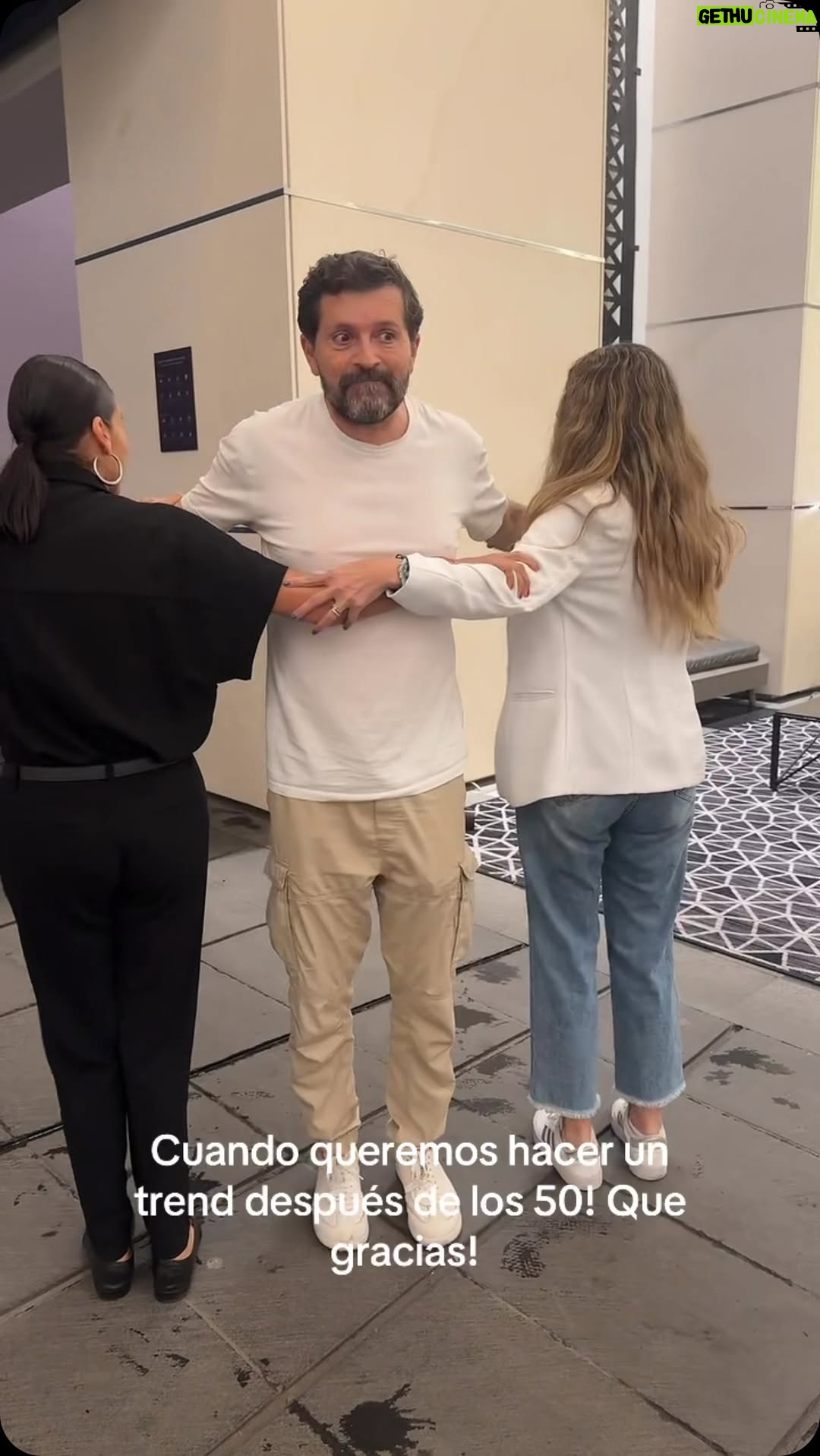 Lorna Cepeda - 76K Likes - Cuando queremos hacer un trend después de los 50 ! Jajajajajajajajaja los amoooo 
#humor