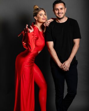 Lorna Cepeda Instagram - La vida en rojo, en blanco y negro, en el color que quieras, la vida es bella! Gracias por sus mensajes tan lindos y llenos de amor! 
Gracias a mi bello @sergio_tiradomexico 
Foto: @celestinoolivera 
Maquillaje: @nevarezubaldo_