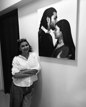 Lovely Sharma Instagram - Iss khubsurat surprise ke liye dil se shukriya!
Ek special thanks to the super talented Nupur  @nupuurr29 — tumne ek yaad ko itne pyaare tareeke se canvas pe utaar diya, it truly feels alive. Tumhara art sirf painting nahi, emotions ka ek beautiful expression hai.
Aur meri pyaari wife Lovely  @lovelysharmaofficial — tumhaari har choti choti baat mujhe har baar impress karti hai. Tumhara pyaar aur thoughtfulness hamesha dil ko choo jaata hai.
Yeh gift sirf ek painting nahi, ek yaadgar pal hai jo hamesha mere dil ke kareeb rahega.

#DilSeShukriya #BeautifulSurprise #ArtWithHeart #ThankYouNupur #LovelyGesture
#bollywood
#surprise #love