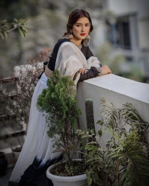Lovely Sharma Instagram - Yaadein 🖤

Outfit @sims_couture.in 
Jewellery @chinar_jewels 
Shot @realadityarao 

#WhiteAndBlackElegance #LehengaLove #EthnicFashion #FusionWear #TraditionalWithATwist #IndianEthnicWear #LehengaGoals #FestiveFashion #DesiStyle #IndoWesternLook #MonochromeMagic #BlackAndWhiteVibes #ClassicCombination #BoldAndBeautiful #ElegantInWhiteAndBlack #DualToneOutfit #WeddingSeason #FestiveReady #PartyWearLehenga #BridalInspo #SangeetLook #StyleStatement #OOTD #FashionDiaries #TrendAlert #DesignerWear