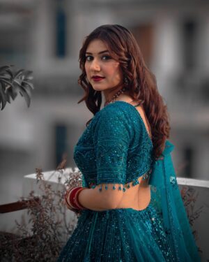 Lovely Sharma Instagram - Mohabbat Ek Haseen Haadsa !! 💔

Wearing @ohrisons__ 
Jewellery @chinar_jewels
PR @mehakartistrymakeovers