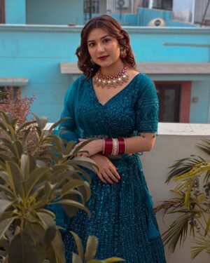 Lovely Sharma Instagram - Mohabbat Ek Haseen Haadsa !! 💔

Wearing @ohrisons__ 
Jewellery @chinar_jewels
PR @mehakartistrymakeovers