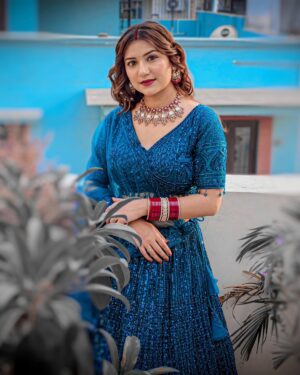 Lovely Sharma Instagram - Mohabbat Ek Haseen Haadsa !! 💔

Wearing @ohrisons__ 
Jewellery @chinar_jewels
PR @mehakartistrymakeovers