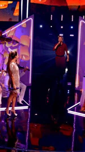 Lucero Instagram - Un gran homenaje a mi querida @luceromexico ✨ con el tema #Sobreviviré, fue un momento épico
Un honor y orgullo estar contigo en cada programas de @juegodevocesof , gracias a @sargentoleon @emmanueloficial @oficialyuri @luceromijaresoficial @oficialmijares @yahirmusic ❤️ por compartir este momento
@canalestrellas @vix @univision
#AlexanderAcha #JuegoDeVoces #Lucero #LuceroMijares #Yahir #MaríaLeon #JuegoDeVoces #Emmanuel #JDV