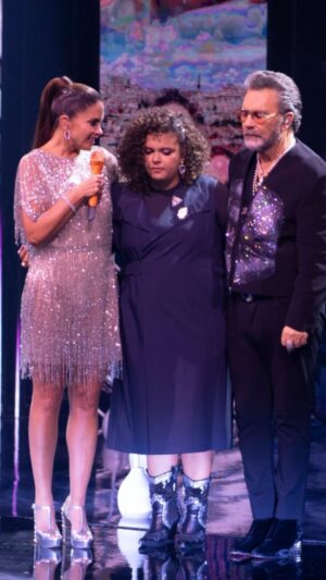 Lucero Instagram - “Siempre ganarás las batallas” así @luceromexico y @oficialmijares nos regalan un momento lleno de amor y admiración junto a @luceromijaresoficial ❤️🫶 

🎤🎵 #JuegoDeVoces, semifinal este domingo, disponible en @canalestrellas, @univision y @vix