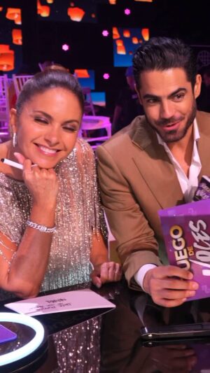 Lucero Instagram - ¡NOOOO! 😳 ¿@luceromexico ya descartó a @robertohernandeztv como yerno? 😭 No puede ser 💔

#JuegoDeVoces, rumbo a la GRAN FINAL, disponible en Univision, @canalestrellas y @vix 

#JuegoDeVocesUS #Editorial