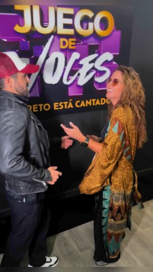 Lucero Instagram - @luceromexico y @joseron3 traen ritmazo con ‘Me Jalo’. 💃🕺Maravilloso el reencuentro de ‘La Caponera’ y ‘Dionisio Pinzón’ atrás del escenario de @juegodevocesof 😍

#JuegoDeVoces, disponible en Univision, @canalestrellas y @vix

#MeJalo #Baile #Dance #Lucero #JoseRon #JuegoDeVoces #JuegoDeVocesUS #Editorial
