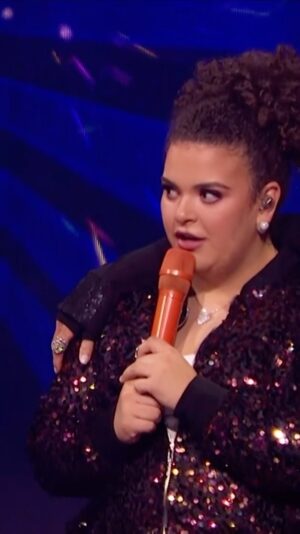 Lucero Instagram - @luceromijaresoficial me representa cuando mis papás divorciados se reúnen de nuevo 😅😂

#JuegoDeVoces, domingos a las 9:00 p.m. MEX por #LasEstrellas ✨🎙️