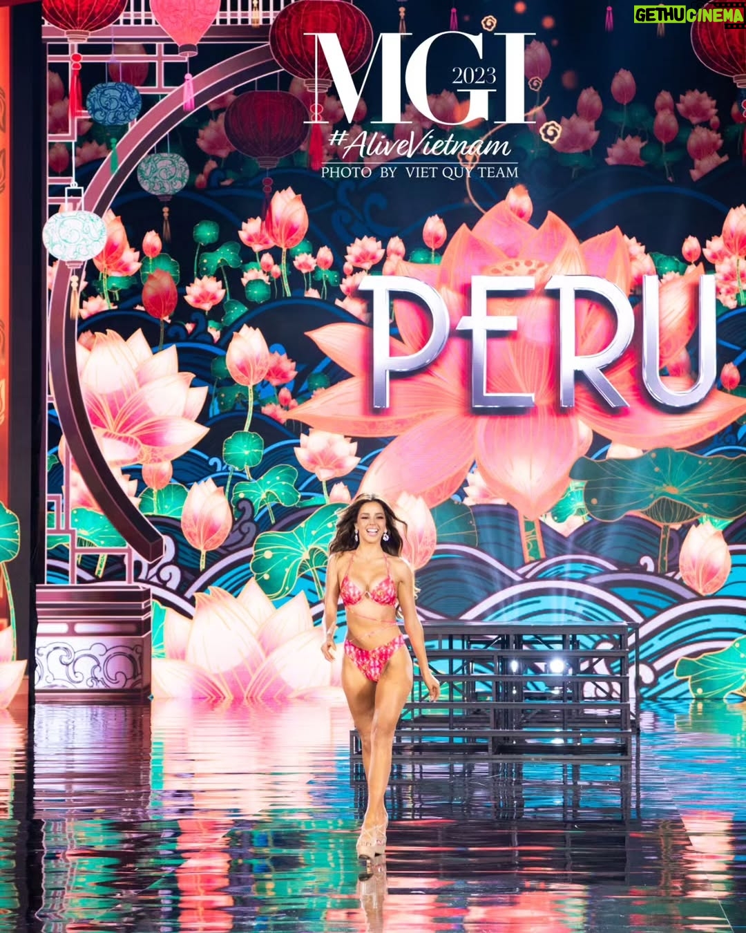 Luciana Fuster - 540.8K Likes - MAMÁAA, SOY MISS GRAND INTERNATIONAL 2023 🥹🥹❤️❤️ @missgrandinternational

We did it Perú!! LO LOGRAMOOOS ❤️🤍❤️
Esto es taaan increíble que no caigo aún en la noche de ayer!!
Solo tengo palabras de agradecimiento con todos ustedes... por ser parte del proceso, por estar al tanto cada día,  por todo el apoyo y amor que me han dado 🙏🏻. I'm so grateful ❤️.
Hace unos días hice un post de mencionando a mi familia, a Pato, a la organización... y lo repito... GRACIAS a cada uno por el papel tan importante que han tenido en este camino!!! 

JUSTO CUANDO LA ORUGA PIENSA QUE SU CICLO TERMINÓ... SE CONVIERTE EN MARIPOSA 🐛✨️🦋 

Estoy lista para volar 🤍. Hoy empieza un nuevo capítulo en mi vida y me prometo que será el más maravilloso. Estoy lista para trabajar de la mano con MGI, lista para tantos nuevos retos, ansiosa, feliz y con miles de emociones y sentimientos mezclados 😅🙌🏻 

Quiero que disfruten de este reinado tanto como yo lo haré. 

Atte, 

LUCIANA FUSTER, MISS GRAND INTERNATIONAL 2023 👑