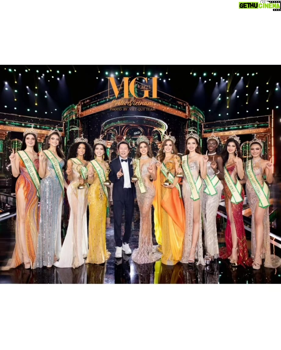 Luciana Fuster - 540.8K Likes - MAMÁAA, SOY MISS GRAND INTERNATIONAL 2023 🥹🥹❤️❤️ @missgrandinternational

We did it Perú!! LO LOGRAMOOOS ❤️🤍❤️
Esto es taaan increíble que no caigo aún en la noche de ayer!!
Solo tengo palabras de agradecimiento con todos ustedes... por ser parte del proceso, por estar al tanto cada día,  por todo el apoyo y amor que me han dado 🙏🏻. I'm so grateful ❤️.
Hace unos días hice un post de mencionando a mi familia, a Pato, a la organización... y lo repito... GRACIAS a cada uno por el papel tan importante que han tenido en este camino!!! 

JUSTO CUANDO LA ORUGA PIENSA QUE SU CICLO TERMINÓ... SE CONVIERTE EN MARIPOSA 🐛✨️🦋 

Estoy lista para volar 🤍. Hoy empieza un nuevo capítulo en mi vida y me prometo que será el más maravilloso. Estoy lista para trabajar de la mano con MGI, lista para tantos nuevos retos, ansiosa, feliz y con miles de emociones y sentimientos mezclados 😅🙌🏻 

Quiero que disfruten de este reinado tanto como yo lo haré. 

Atte, 

LUCIANA FUSTER, MISS GRAND INTERNATIONAL 2023 👑