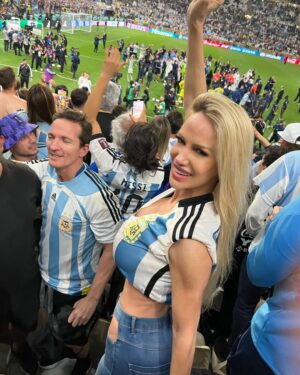Luciana Salazar Instagram - Gracias Muchachos!!!š¦š·šš gracias por tanta alegria. Nos hicieron tan felices. Toda la Argentina se los agradece. Nos estalla el alma de emocion. Tan merecido este mundial para el Gran Messi. Me llevo este recuerdo para toda la vida šš»š