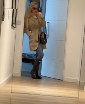 Luciana Salazar Instagram - En este dia tan invernal, la chicas se van al cine con amigas 😎😎🍿📽️. Que pelicula vamos a ver?