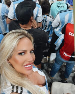 Luciana Salazar Instagram - Gracias Muchachos!!!š¦š·šš gracias por tanta alegria. Nos hicieron tan felices. Toda la Argentina se los agradece. Nos estalla el alma de emocion. Tan merecido este mundial para el Gran Messi. Me llevo este recuerdo para toda la vida šš»š