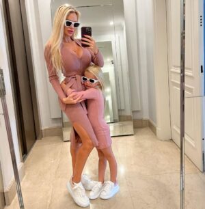 Luciana Salazar Instagram - Las salidas mas lindas son con Ella š.